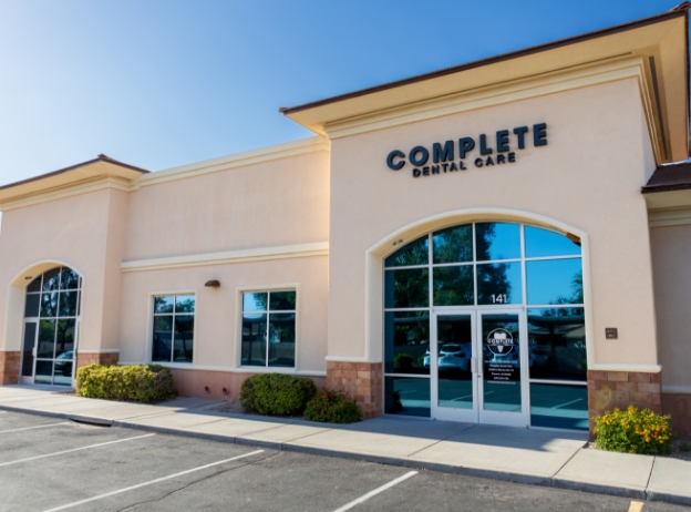 Exterior of Complete Dental Care Paradise Valley dental office building